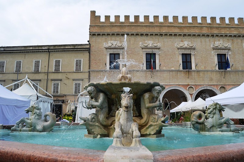 La "nuvola" invisibile di Pesaro al servizio dei cittadini 24 ore su 24.